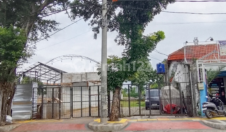 Land 1000 M2 Along Main Road Near Mercubuana Campus Meruya Selatan West Jakarta Very Suitable for Commercial Business Area Many Offices and Businesses Strategic Location Along Main Road Facing West Row Street 2 Cars 2 Way Minimum Rent 2 Years Land 1000 M2 Along Main Road Near Mercubuana Campus Meruya Selatan West Jakarta Very Suitable for Commercial Business Area Many Offices and Businesses Strategic Location Along Main Road Facing West Row Street 2 Cars 2 Way Minimum Rent 2 Years