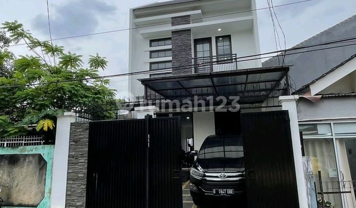 Rumah Siap Huni Kemanggisan Belakang Kampus Binus Jakarta Barat, Luas 146 M2 Hadap Timur Row Jalan 2 Mobil