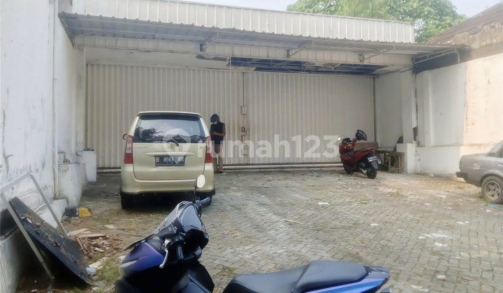 Eks Mini Market Luas 300 M2 Joglo Kembangan Jakarta Barat Bisa Buat Gudang Dll Pinggir Jalan Raya Sewa 3 Tahun