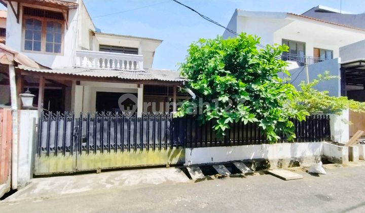 Perumahan Taman Meruya Ilir Rumah Tua Hitung Tanah 2 Lantai Ukuran 10X15 M2 Hadap Selatan Carport 2 Mobil Row Jalan 2 Mobil Nego