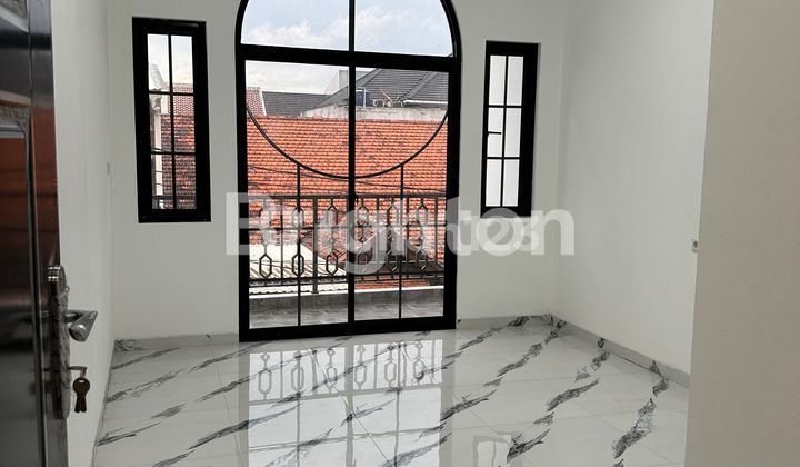 Sisa 1 Unit sajaADA PROMO INDENT-5 unit AC 1/2pk -3 unit Water Heater-Bebas pajak pembelian rumah 5% / bphtb-Bebas biaya ajb & notarisTotal Promo Senilai = 200 juta Rumah Tanjung Duren Utara Jakarta Barat ukuran 4 x 14 m2 hadap utara surat lengkap, msh ne