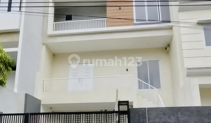 Rumah Baru Siap Huni 3 Lantai Ukuran 8x20 M2 Puri Indah Kembangan Komplek Kembang Elok Jakarta Barat Hadap Selatan Row Jalan 3 Mobil One Gate System Aman Tenang Dan Nyaman Rumah Baru Siap Huni 3 Lantai Ukuran 8x20 M2 Puri Indah Kembangan Komplek Kembang Elok Jakarta Barat Hadap Selatan Row Jalan 3 Mobil One Gate System Aman Tenang Dan Nyaman
