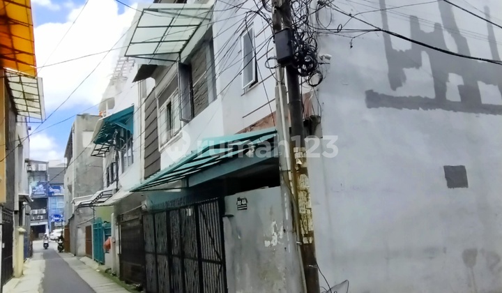 Sangat Cocok untuk Investasi di Tengah Kota Tanjung Duren Raya Area Bisnis Komersial. Rumah Kost Lengkap 17 Kamar Tidur Siap Pakai Full Furnish Hanya 20 Meter Dari/Ke Pusat Kota Tanjung Duren Raya Jakarta Barat Row Jalan Gang Carport Muat 6-8 Motor Nego Sangat Cocok untuk Investasi di Tengah Kota Tanjung Duren Raya Area Bisnis Komersial. Rumah Kost Lengkap 17 Kamar Tidur Siap Pakai Full Furnish Hanya 20 Meter Dari/Ke Pusat Kota Tanjung Duren Raya Jakarta Barat Row Jalan Gang Carport Muat 6-8 Motor Nego