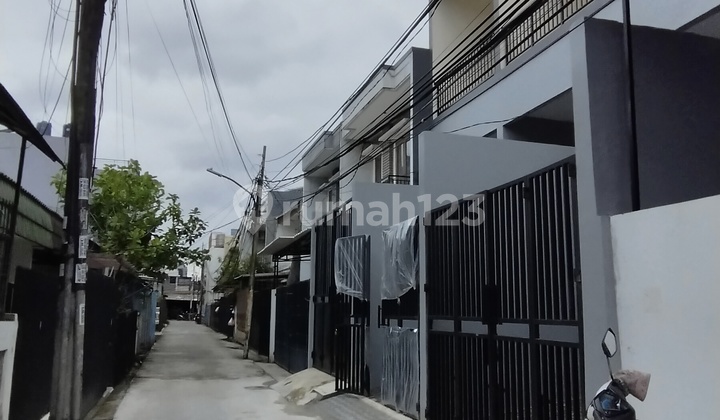 Rumah Baru Siap Huni Jl Mangga Dekat Ruko Green Ville Duri Kepa Jakarta Barat Rumah 4 Lantai Ukuran 3X15 M2 Luas Tanah 45 M2 Hadap Utara Row Jalan 1 Mobil Lega bisa KPR 2