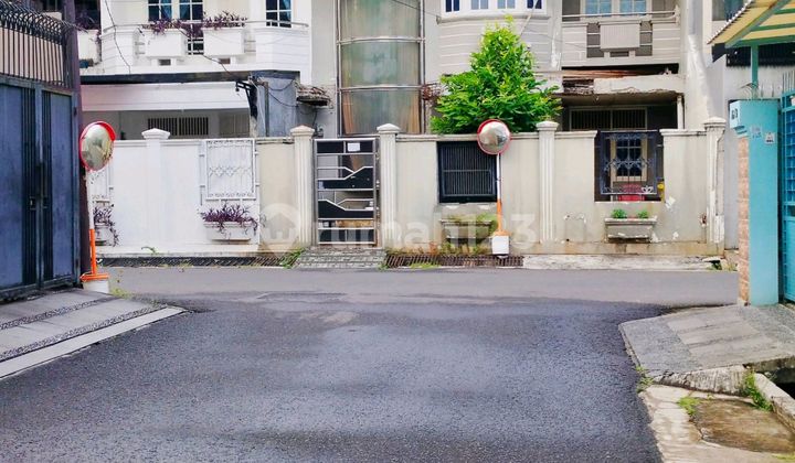 Rumah Tusuk Sate Cocok Untuk Kost Rumah Usaha Atau Hunian Hanya 100 Meter Dari Jalan Raya Utama Puri Indah Kembangan Jakarta Barat 2 Lantai Ukuran 8 X 16 M2 Hadap Barat Laut Row Jalan 2 Mobil Surat Lengkap Harga Nego 2