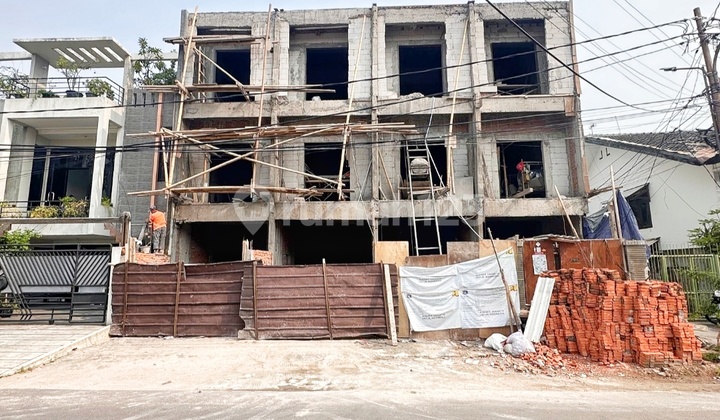 Ready 4 Unit Rumah Baru, 3 Lantai Tanjung Duren Barat Kondisi Bagus Siap Huni Hadap Utara Row Jalan 3 Mobil Dekat Mall Kampus Dll