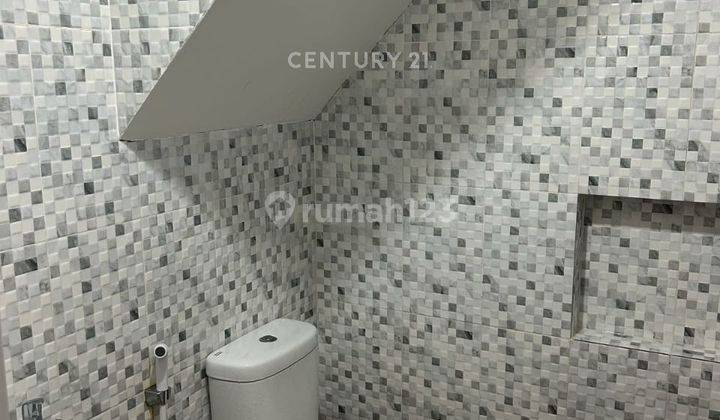 kamar mandi rumah siap huni 2 lantai
