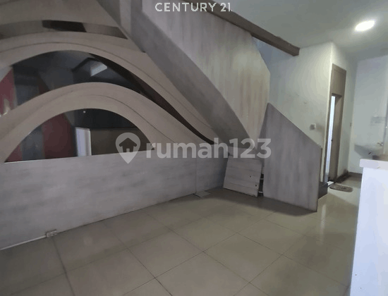 Ruko 4 Lt Dekat Tempat Kuliner di Boulevard Kelapa Gading R2164