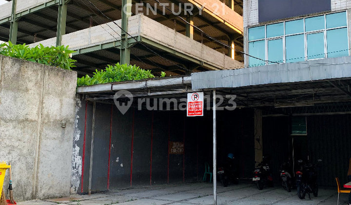 Strategic 3-Story Shop House in Duren Sawit, East Jakarta S9054