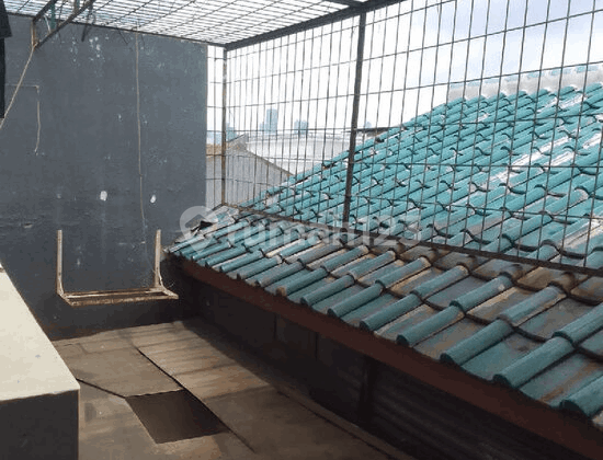 House in Tebet Ready to Occupied Best Price Near Public Facilities S9470 2