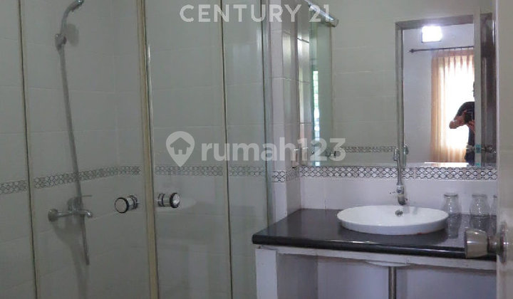 Rumah Hook di Perumahan Pancoran Mas Depok S9487 2