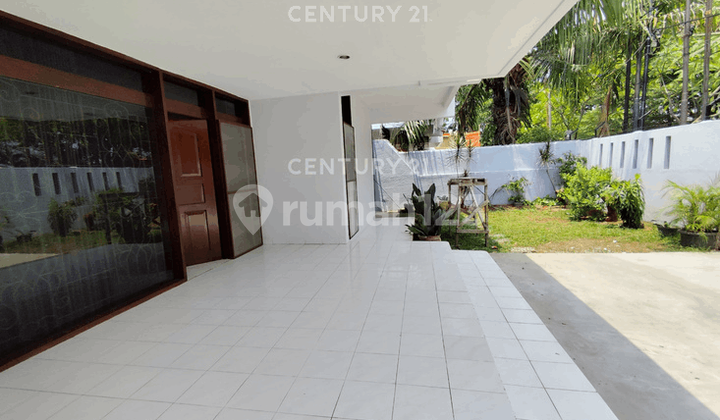 Rumah Lokasi Strategis Jalan Lebar Di Pulomas Barat S8020