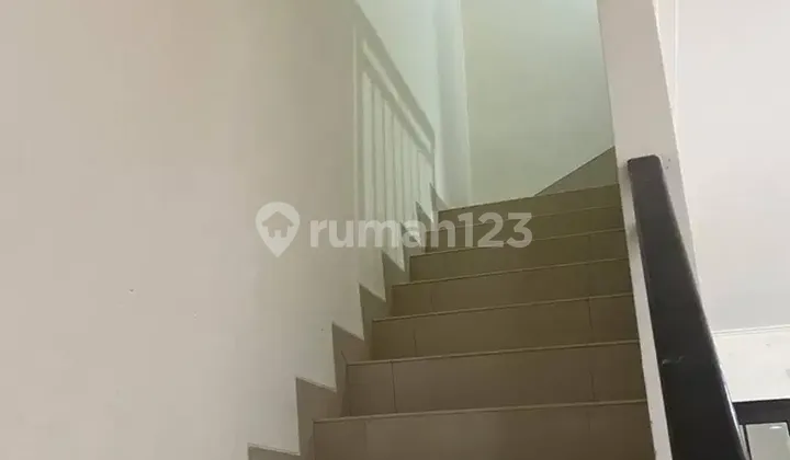 For Rent Fast House Green Village, Cipondoh Tangerang 2