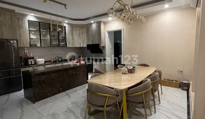 Dijual rumah di Puri Mansion (beserta furniture yang nempel) 2