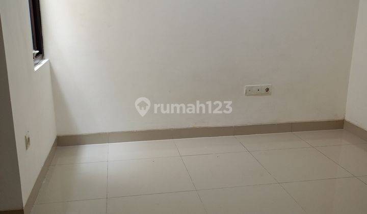 J Disewakan rumah  Cluster Green Village  Cipondoh Tangerang 2