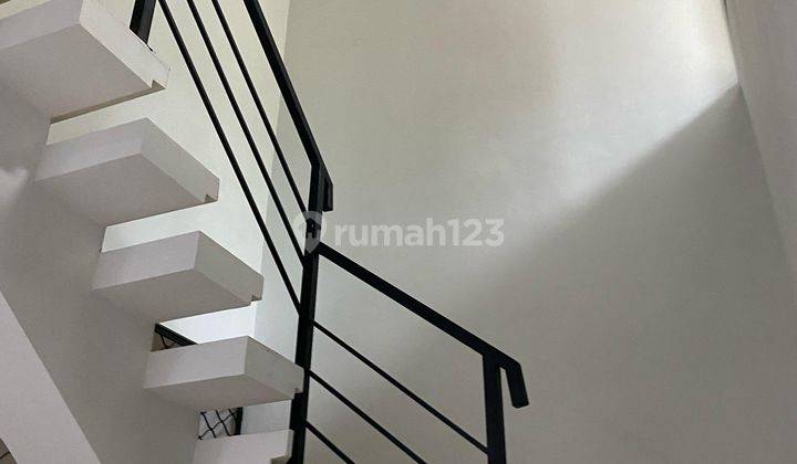 J Disewakan  Citra 5 8x16 2,5 lantai Full renovasi  2