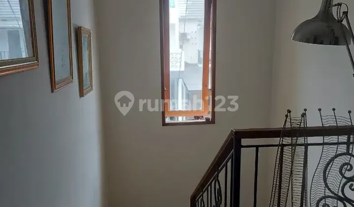 J di Jual Rumah Modernland Posisi Hook 3 Lantaii 2