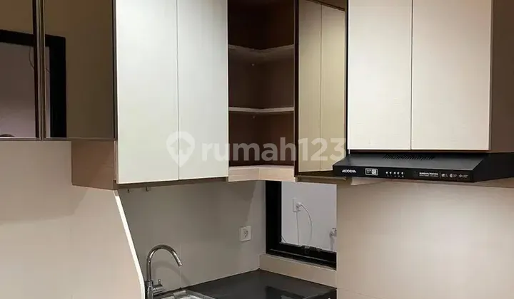 J For Rent Green Royal Fully Furnished, Good and Tidy, Still New