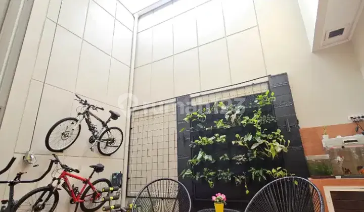 J For Sale 2-Story House, Semi-Furnished, @ Sevilla Cluster BSD