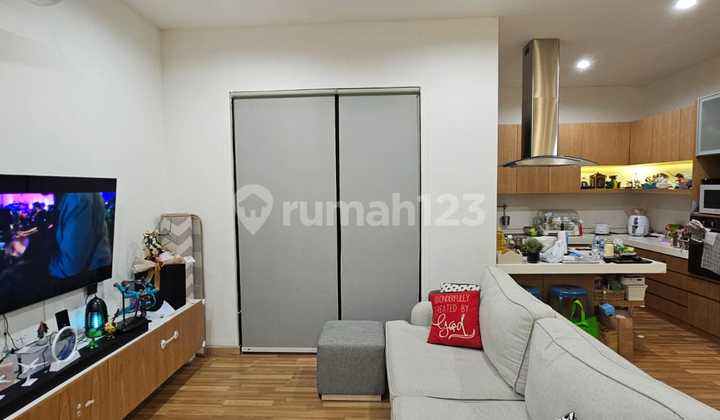 Dijual Rumah Townhouse Kebon Jeruk. 700 Meter Dari Jalan Panjang.