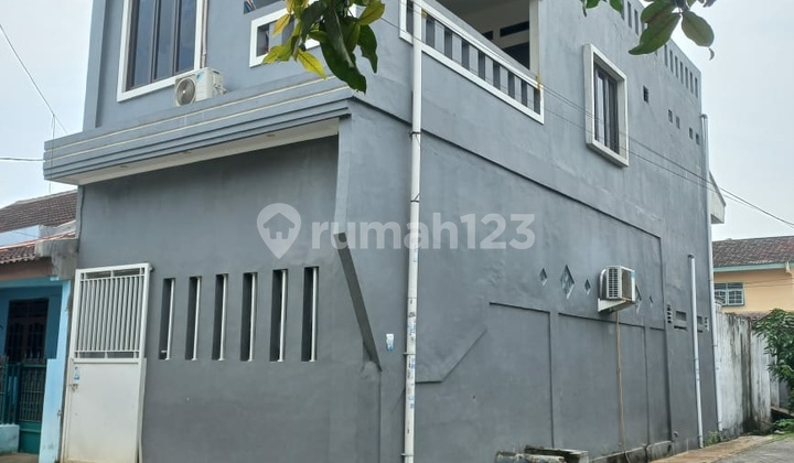 Rumah Cantik 3 Lantai Cipondoh Makmur Tangerang