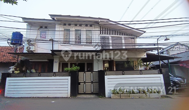 Rumah Cantik Dan Luas 2,5 Lt Ciputat Tangerang Selatan Rumah Cantik Dan Luas 2,5 Lt Ciputat Tangerang Selatan