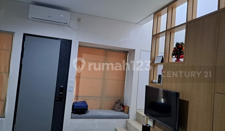 Fully Furnished 2.5-Story House in BSD Tangerang