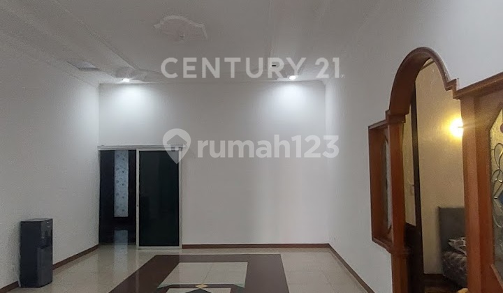 Sell Land/Old House Turned into Active Boarding House in Kemanggisan Near Binus Sell Land/Old House Turned into Active Boarding House in Kemanggisan Near Binus