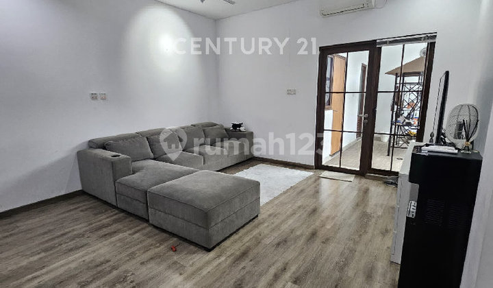 Sell Luxurious Aesthetic Metland Menteng House in Cakung, East Jakarta 2