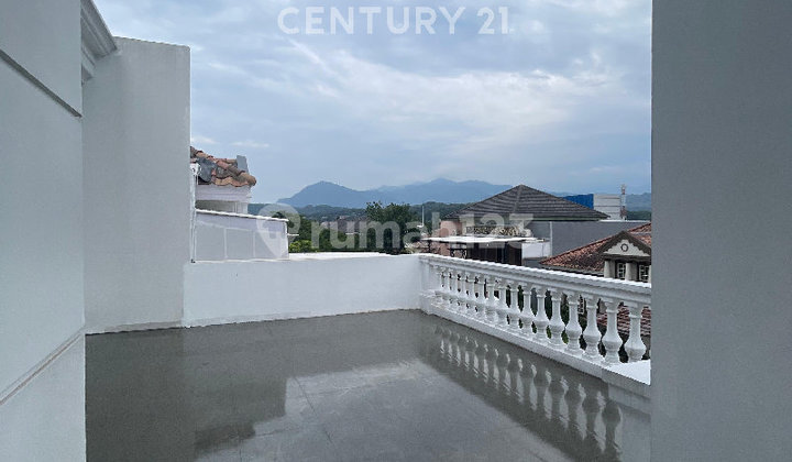 New House Cluster Sentul City Across from Aeon Mall. Has a Pool 2