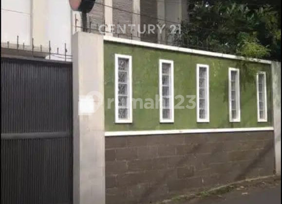 Disewa Rumah Semi Furnished Kemang Utara, Jakarta Selatan.