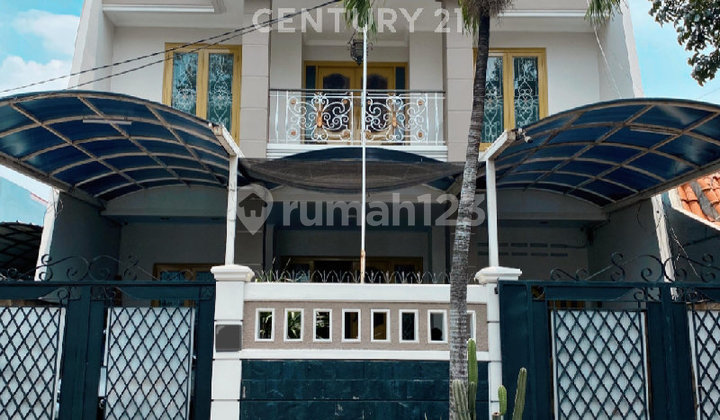 Jual Cepat Rumah Mewah Modern Meruya. Furniture By Dekoruma.