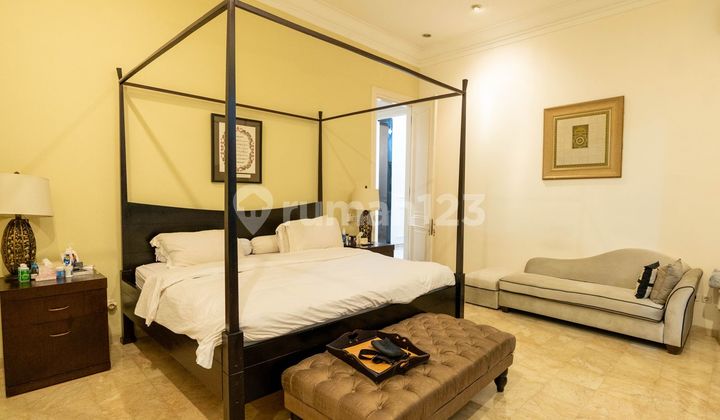 Rumah 1 Lantai Kemang Dalam. Furnish Elegan Lingkungan Eksklusif.