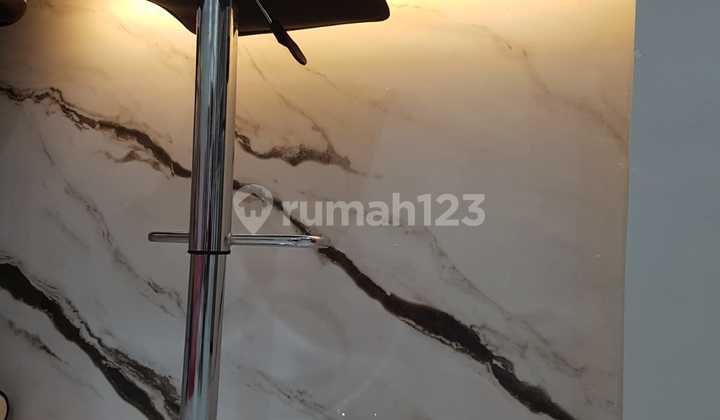 Dijual Rumah Pinggir Jalan Jagakarsa. Bangunan  Full Renovasi. 2