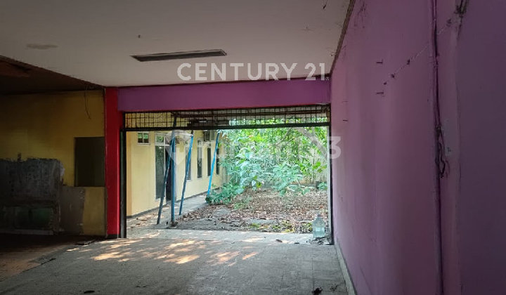 For Sale Land with Building on Serpong Main Road, South Tangerang. For Sale Land with Building on Serpong Main Road, South Tangerang.