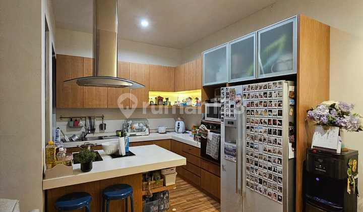 Dijual Rumah Townhouse Kebon Jeruk. 700 Meter Dari Jalan Panjang. 2