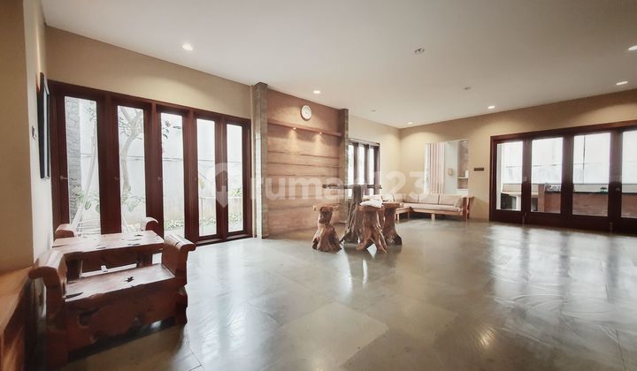 Dijual Rumah Sukasari Dekat Hotel Gh Universal Bandung.