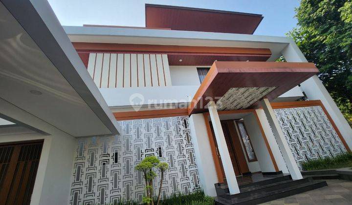 Di Jual Rumah mewah dan nyaman di taman giri loka  1