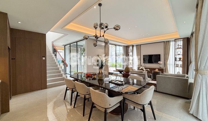 RUMAH DENGAN DESAIN MODERN DI LOKASI PREMIUM GRAND WISATA  2