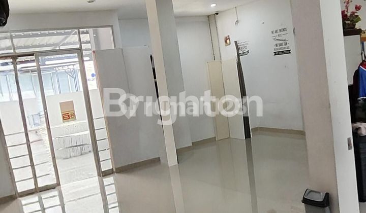 Shop House in a Strategic Location Suitable for Business and Investment 2