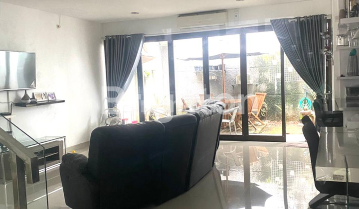 Rumah Dua Lantai di Bumi Jatiwaringin, Terawat Dalam Lingkungan yang Nyaman 2