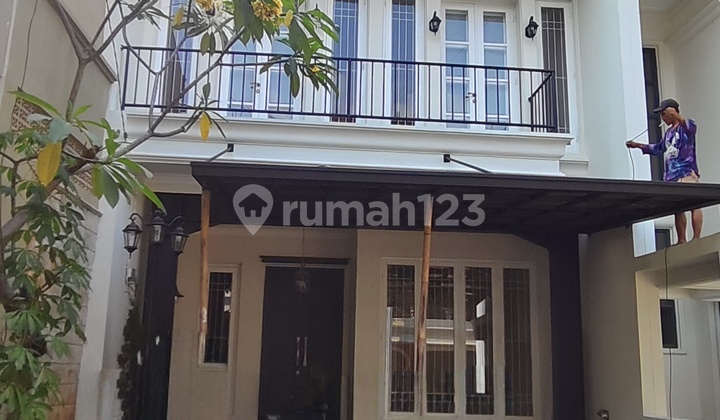 Rumah Kuldesak Mewah di Villa Cibening - Nyaman, Tenang & Srategis! Rumah Kuldesak Mewah di Villa Cibening - Nyaman, Tenang & Srategis!