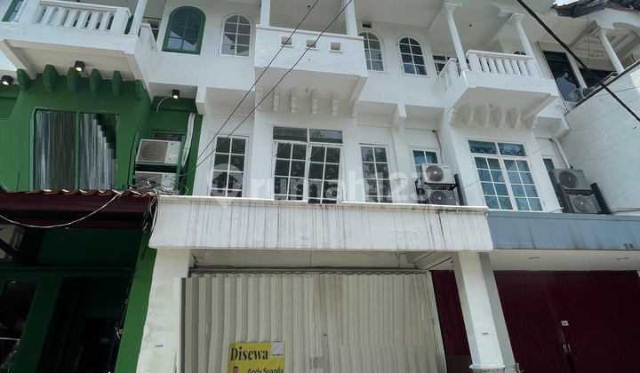 Disewakan Ruko 3 lantai di Nol Raya Darmo Permai Timur Surabaya 1