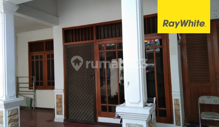Disewakan Rumah di Simpang Darmo Permai Selatan 1