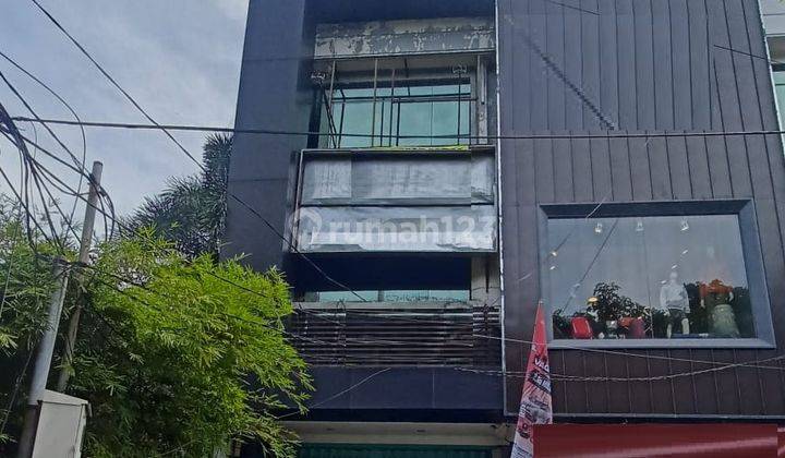 Disewakan Ruko 3 Lantai di Raya Diponegoro 1