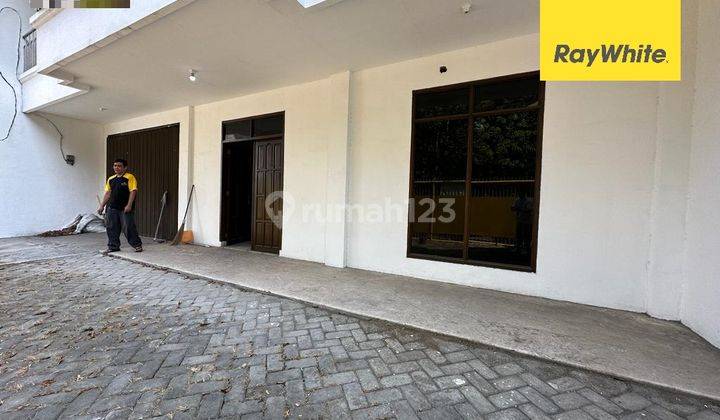 Rumah Usaha 2 Lantai di Gayungsari Barat Surabaya 1