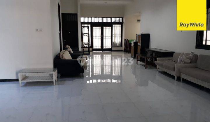 Dijual Rumah 2 Lantai SHM Furnish di Jalan Jemursari Surabaya 2