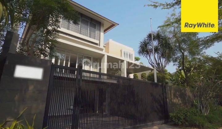 Dijual Rumah 3 Lantai SHM di Grand Peninsula Park Surabaya 1