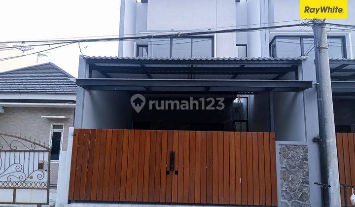 Dijual Rumah 2 Lantai SHM di Mulyosari Utara Surabaya 1