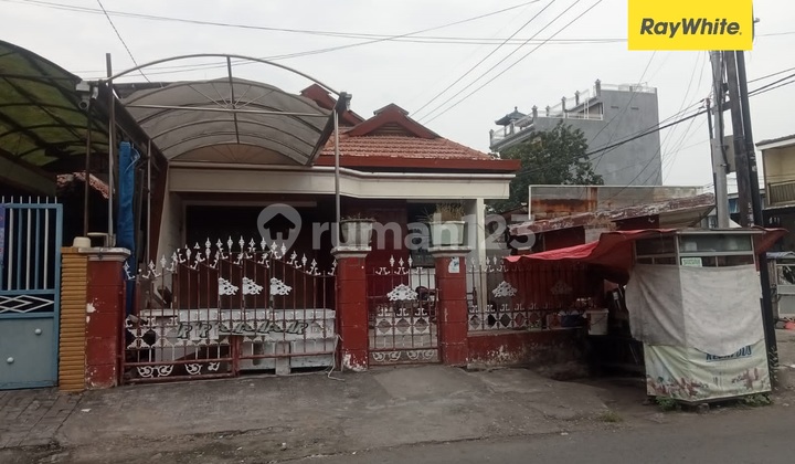For Sale House on Jalan Pragoto Simokerto Surabaya 1